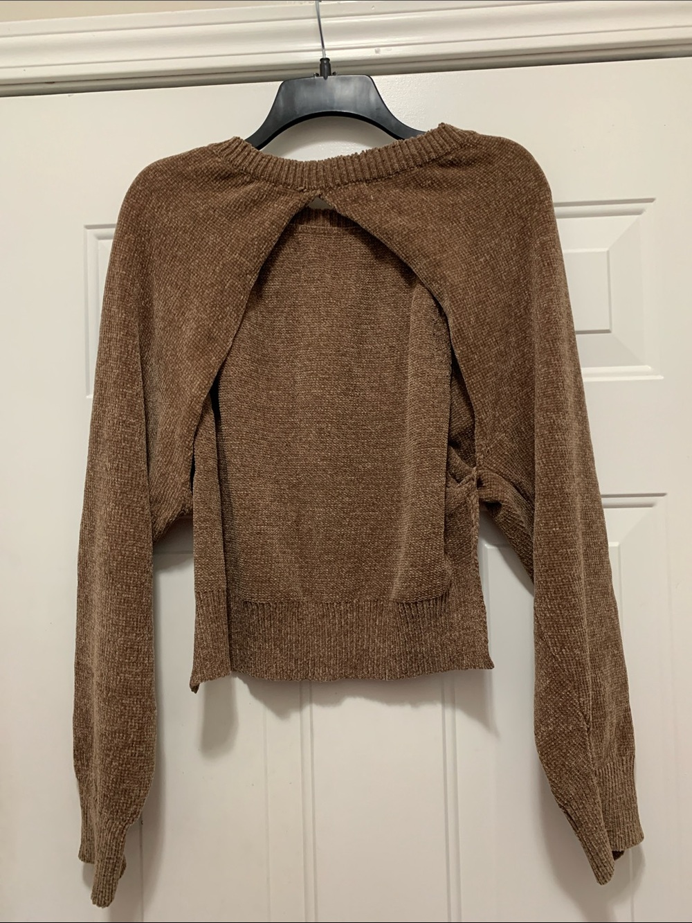 3/$15 POL Brown Open-Back Crewneck Sweater Size Medium